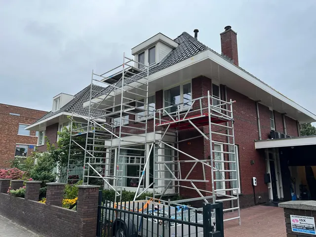 Gevelwerk vanaf de steiger
